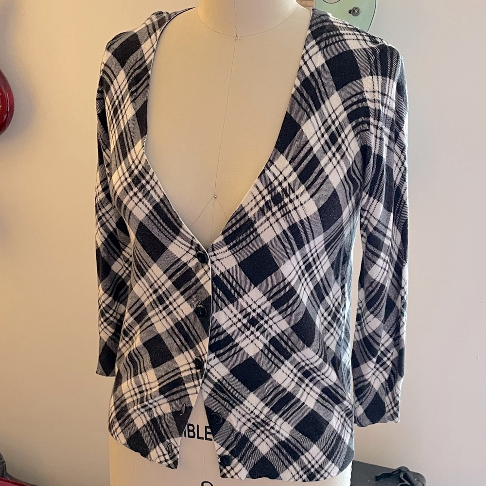 Delia’s plaid sweater cardigan in black and white SM